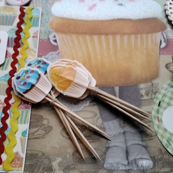 Cupcake Theme Junk Journal & Decorating Scrap Pack - Picture 2 of 9